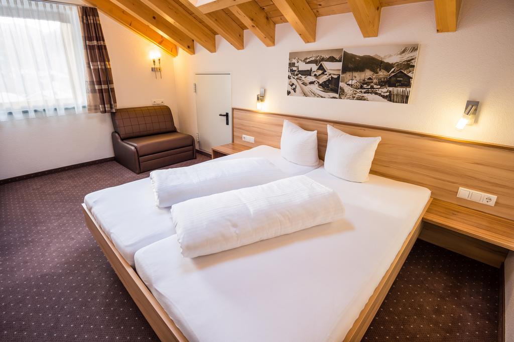 Appartements Platzl Serfaus Quarto foto